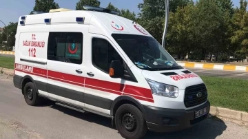 Edirne’de otomobille çarpışan motosikletli kurye yaralandı
