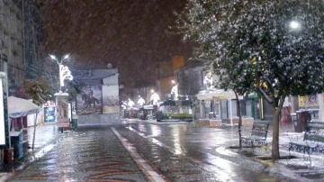 Edirne’de vatandaşların kar sevinci
