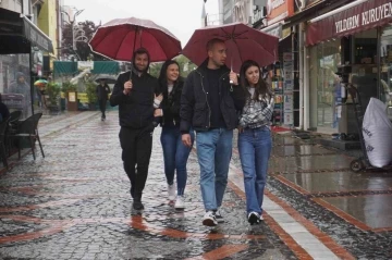 Edirne’de yağmur etkili oluyor
