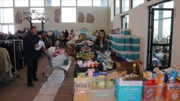Edirne'de misafir edilen depremzedeler ihtiyaçlarını sosyal marketten karşılıyor