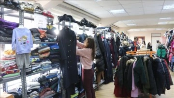 Edirne'ye gelen depremzedeler ihtiyaçlarını sosyal marketten ücretsiz karşılıyor