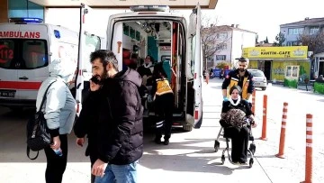 Bursa'da ehliyet sınavındaki kadının otomobiline kamyonet çarptı: 4 yaralı