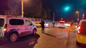 Bursa'da ehliyetsiz sürücü babasından kaçırdığı araçla polisten kaçamadı
