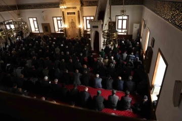 Elazığlılar Ramazan’ın ilk cumasında camileri doldurdu
