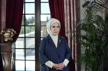 Emine Erdoğan, Kiev’deki 3. Lider Eşleri Zirvesi’ne video mesaj gönderdi:
