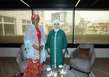 Emine Erdoğan, Nijerya’da temaslarda bulundu
