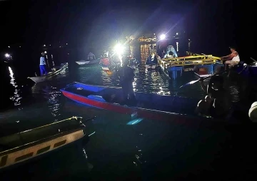 Endonezya’da feribot faciası: 15 ölü, 19 kayıp
