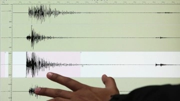 Endonezya'da 5,4 büyüklüğünde deprem