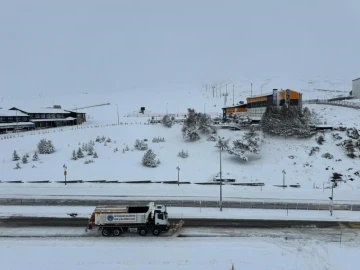 Erciyes’te hem kar hem sis etkili oldu
