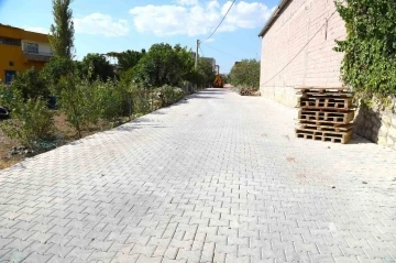Ergani Belediyesi yol onarım çalışmalarına devam ediyor
