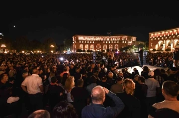 Ermenistan’da Başbakan Paşinyan’a yönelik protestolar 3’üncü gününde

