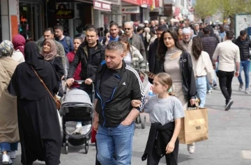 Erzincan’da çarşı ve pazarda bayram yoğunluğu yaşanıyor
