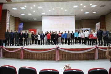 Erzincan’da &quot;19 Mayıs’ta 19 Başarılı Genç&quot; isimli söyleşi programı düzenlendi
