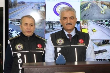 Erzincan polisinden zehir tacirlerine şafak vakti ‘Kökünü Kurutma’ operasyonu
