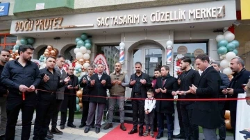 Erzurum’un ilk aile kuaförü açıldı
