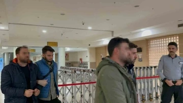 Eski milli futbolcu Oktay Derelioğlu’nu darp eden iki kişi tutuklandı
