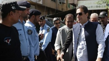 Eski Pakistan Başbakanı Han, yüksek güvenlik önlemleri altında duruşmaya çıkarıldı