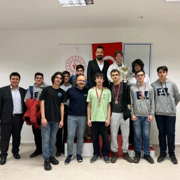 Eskişehir Anadolu Lisesinden iki birincilik
