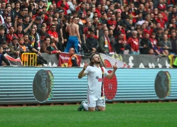 Eskişehirspor’da yeni transferlerle gol sorunu çözüldü
