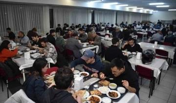 ESOGÜ Yönetimi, öğrencilerle iftar yemeğinde buluştu
