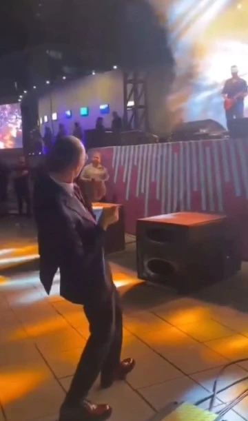 Etimesgut Belediye Başkanı Beşikçioğlu dansıyla gündem oldu

