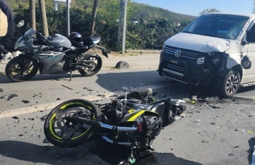 Eyüpsultan’da minibüs ile motosiklet çarpıştı: 2 ölü
