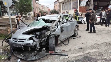 Bursa'da emekli öğretmen feci kazada can verdi 