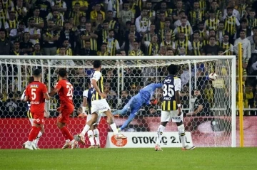 Fenerbahçe, 4 maç sonra kalesinde gol gördü
