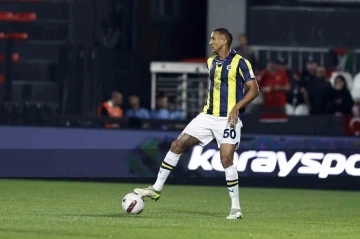 Fenerbahçe’de stoper belirsizliği
