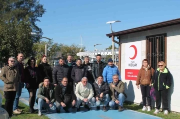 Fethiye’de gazeteciler depremzedeler için kan bağışında bulundu
