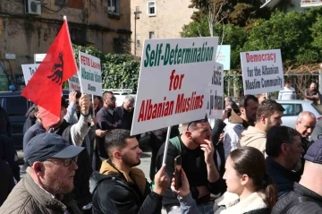 FETÖ tarafından yönetilen Arnavutluk İslam Birliği protesto edildi
