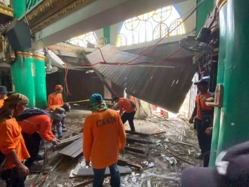 Filipinler’de kilisenin asma katı çöktü: 1 ölü, 52 yaralı
