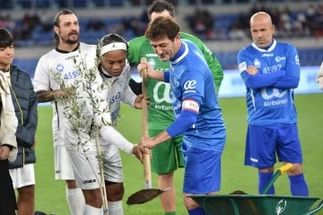 Futbolun yıldızları 'Barış Maçı'nda bir araya geldi