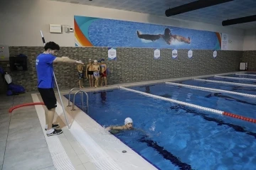 Gaziosmanpaşa’da öğrencilere ücretsiz yüzme kursu
