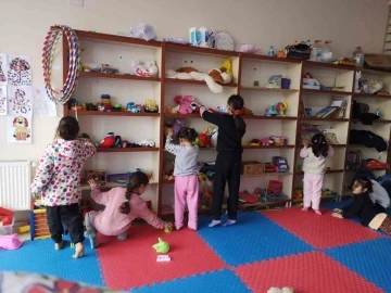 Gaziosmanpaşa Üniversitesi’nden depremzede çocuklara eğitim desteği
