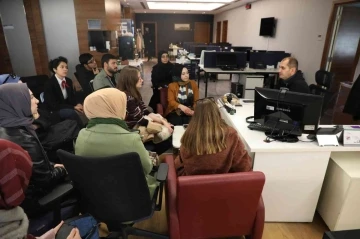 Genç iletişimciler TRT’yi ziyaret etti