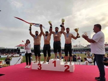 Gölcük Belediyesi pehlivanı Manavgat’ta şampiyon oldu
