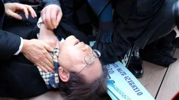 Güney Kore’de ana muhalefet lideri boynundan bu şekilde bıçaklandı