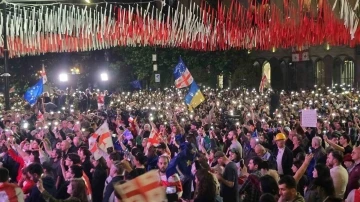 Gürcistan Cumhurbaşkanı Zurabişvili’den "Yabancı etkinin şeffaflığı" yasası için referandum teklifi
