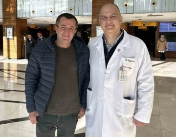 Gürcü hasta robotik cerrahi teknolojisiyle şifa buldu
