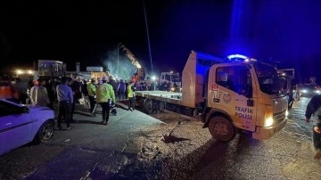 Hatay'daki zincirleme trafik kazasında ölü sayısı 13'e çıktı