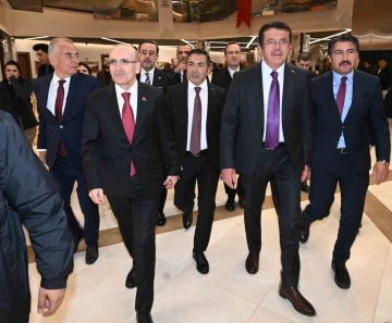 Hazine ve Maliye Bakanı Mehmet Şimşek Denizli iş dünyasıyla bir araya geldi
