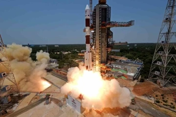 Hindistan’ın Güneş’i gözlemleyecek uydusu başarılı bir şekilde fırlatıldı
