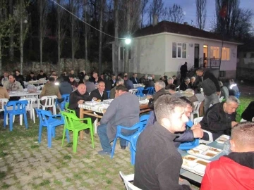 Hisarcık’ta 23 yaşındaki genç muhtardan köye iftar yemeği
