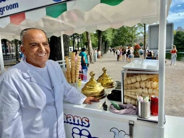Hollanda’nın en ünlü dondurmacısı Musa Pekdemir 67 yaşında hayatını kaybetti
