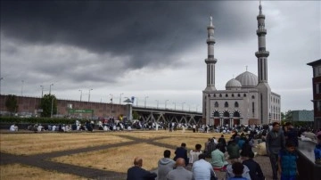 Hollanda'da devletin Müslümanları ve İslami kurumları gizlice araştırmasına tepki