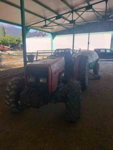 Honaz’da çalınan traktörü jandarma 3 saatte buldu
