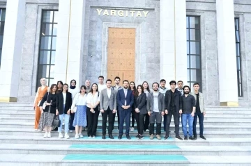 Hukuk Fakültesi öğrencilerinden Yargıtay Başkanı Akarca’ya ziyaret
