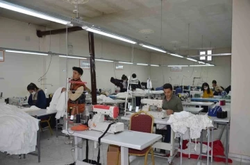 Huzur ortamının sağlandığı Şırnak’tan İstanbul’a tekstil ürünü ihraç ediliyor
