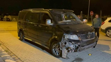 İki aracın çarpıştığı kazada karı koca yaralandı

